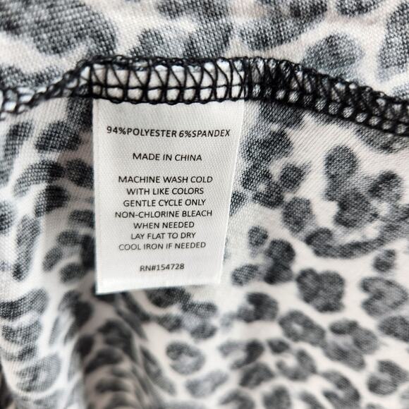 Bailey's Blossoms Women's Large Long Sleeve Animal Print T-Shirt Black White NWT - Picture 5 of 5